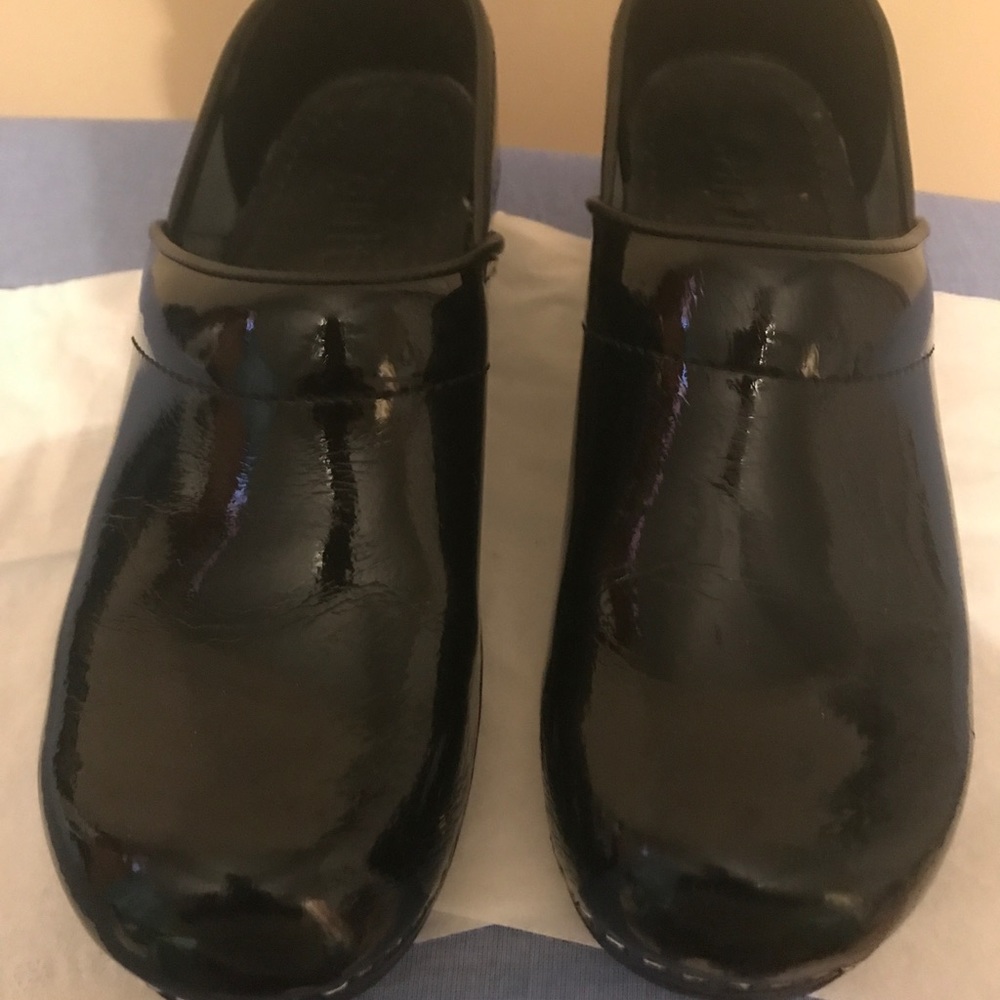 ‼️One hour Flash sale Sanitas by Dansko